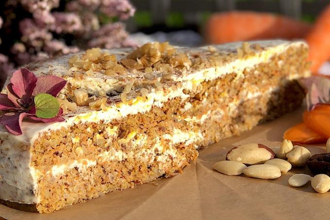 Mrkvovo ořechový Low Carb dort