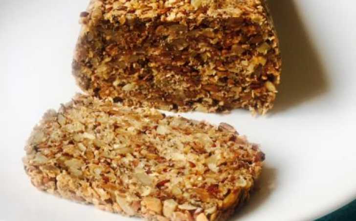 Semínkovo-ořechový chléb bez mouky