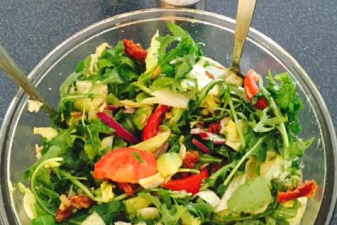 Rukolový salát s avokádem