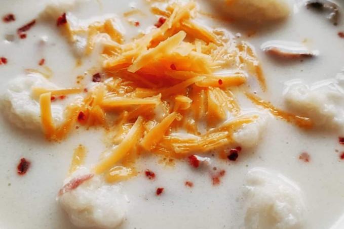 Květáková polévka s uzeným masem LC