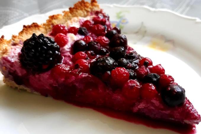 Kokosovo-tvarohový koláč s lesním ovocem  - LC