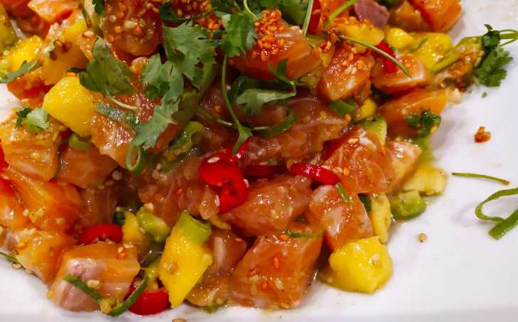 Ceviche - lososový salát s avokádem