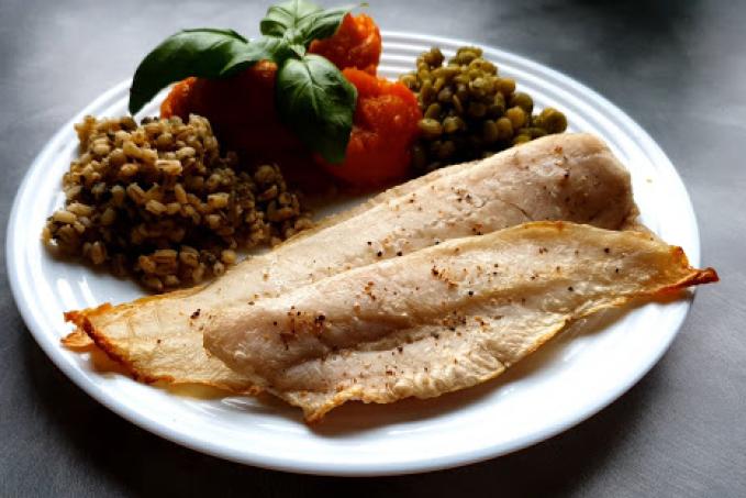 Mořská štika s dýňovou kaší, kroupami a hrachem