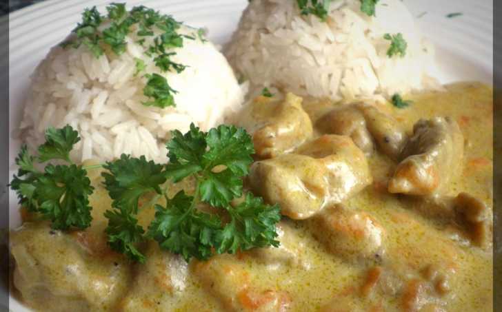 KUŘECÍ V HOŘČIČNO-SMETANOVÉ OMÁČCE