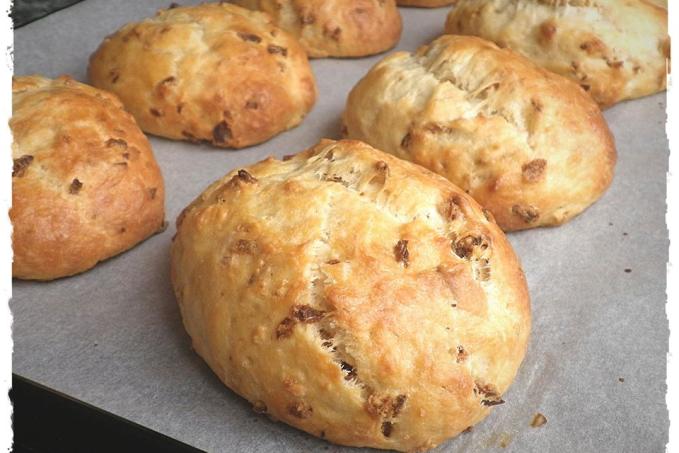 TVAROHOVÉ BULKY SE SMAŽENOU CIBULKOU