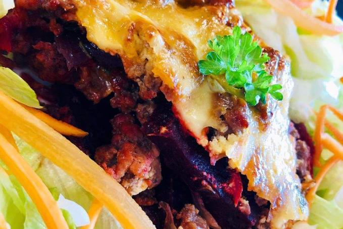 Zapečené mleté maso s červenou řepou - LC