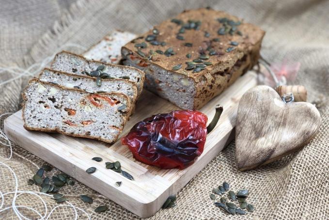 Domácí CHLEBA s pečenou paprikou!!