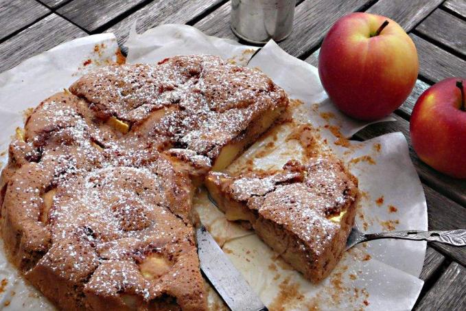 Rychlý zahřívací jablíčkový koláč - bez lepku a mléka