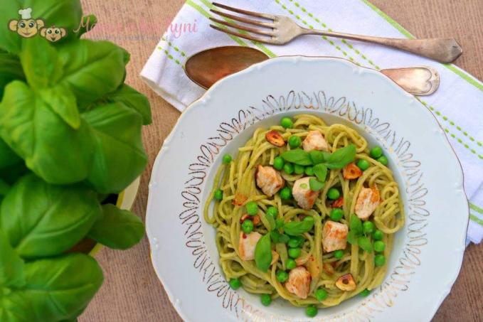 Špagety s hráškovou omáčkou a krůtím masem (od 6 měsíců)