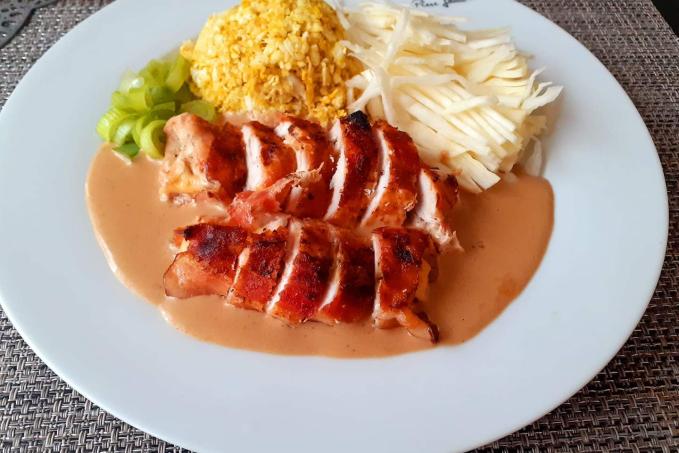 Kuřecí prso plněné uzeným sýrem - LC