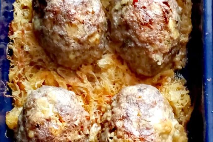 Pštrosí vejce pečené na kysaném zelí - LC