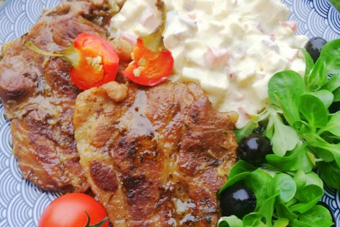 Pečená krkovička s hermelinovým šalátom