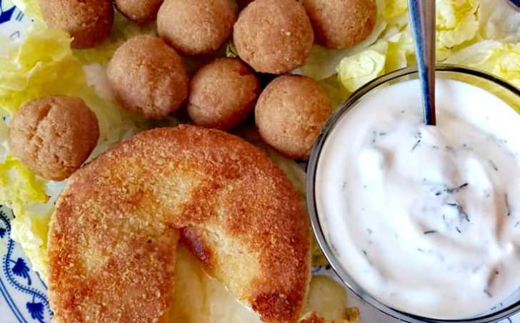 Krokety, smažený hermelín a jogurtovo_česnekový dip