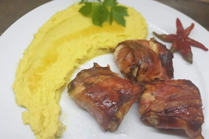 Kuřecí měšce se zelím a celerové pyré