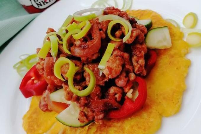 KŘUPAVÉ PLACKY S ŘEPNOU MASOVOU SMĚSÍ