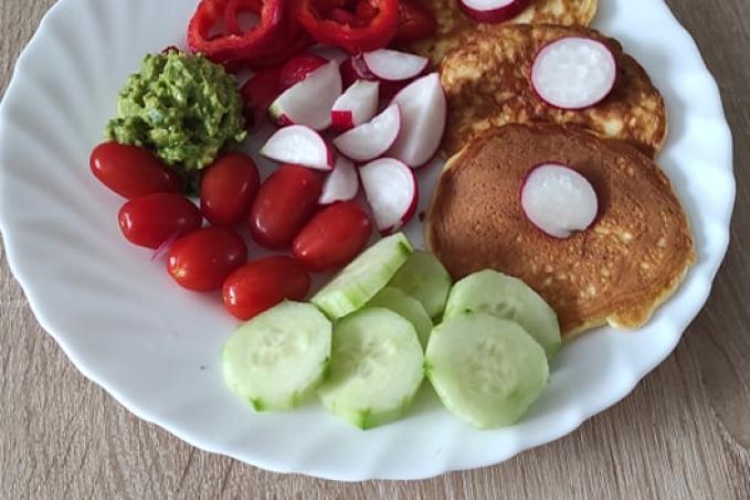 Sýrové lívance s avokádovou pomazánkou LC