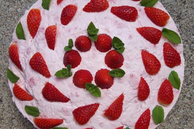 Jahodový nepečený cheesecake - LC