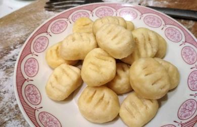 Základní mandlové těsto na noky, špecle