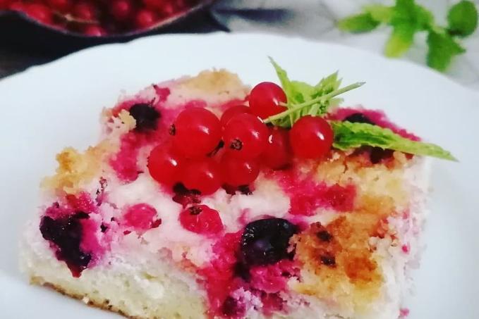 TVAROHOVÝ KOLÁČ S RYBÍZEM A JOSTOU - LC