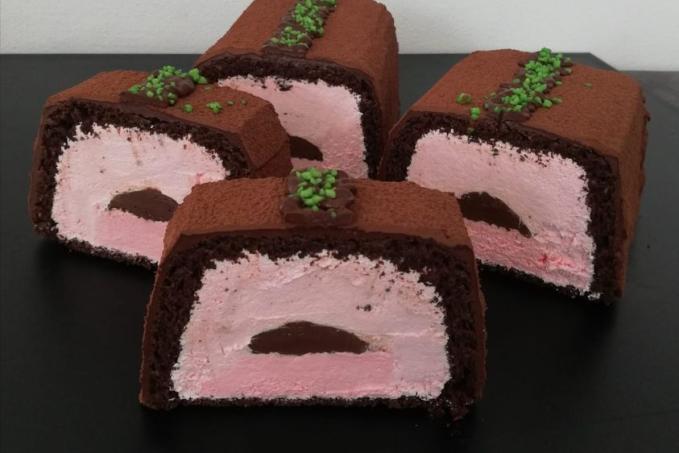 Čokoládový tunel s malinovým krémem