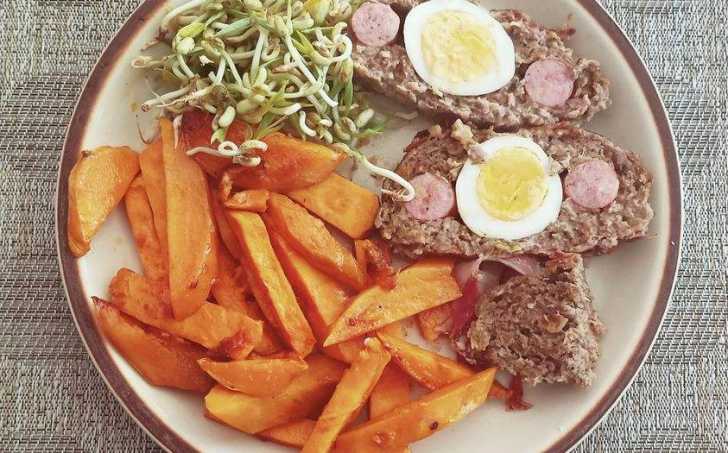 Plněná sekaná s batátovymi hranolky a fazolovými klíčky