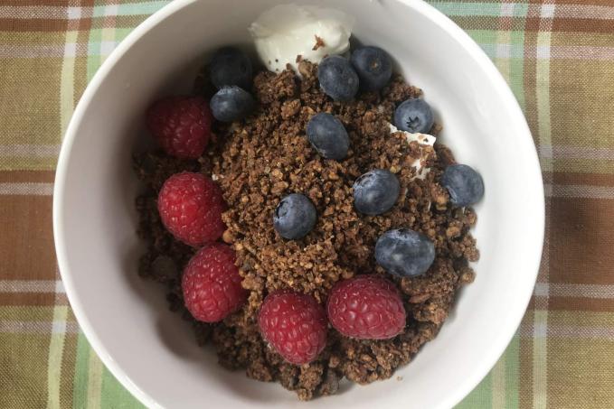 Oříšková granola