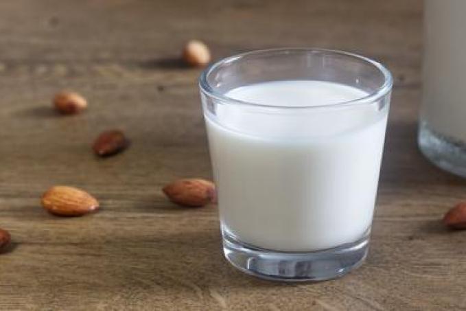 Domácí ořechové mléko