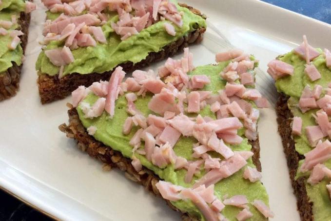 Avokádová pomazánka se šunkou