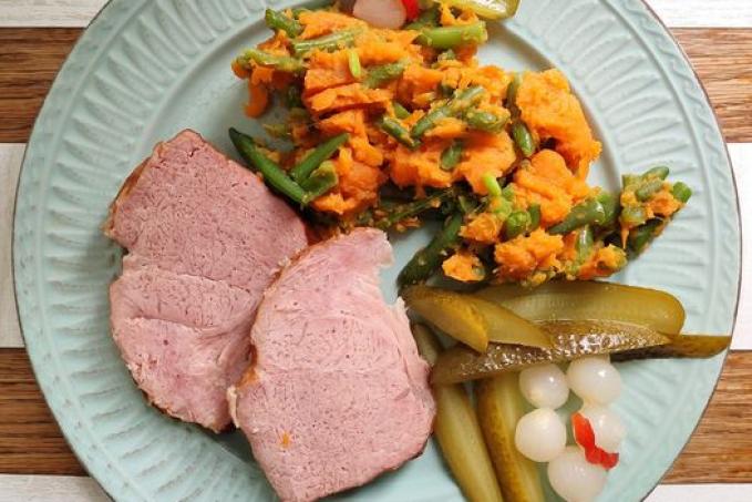 Uzené a šťouchané batáty se zelenými fazolkami