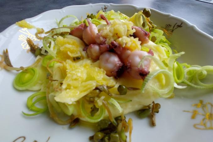 Kalamáry s bramborovou kaší a s česnekem