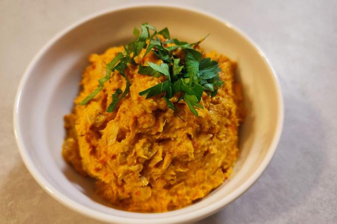 Pikantní tuňáková pomazánka s ajvarem