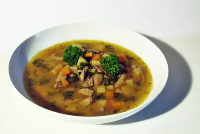 Dršťková polévka z hlívy ústřičné