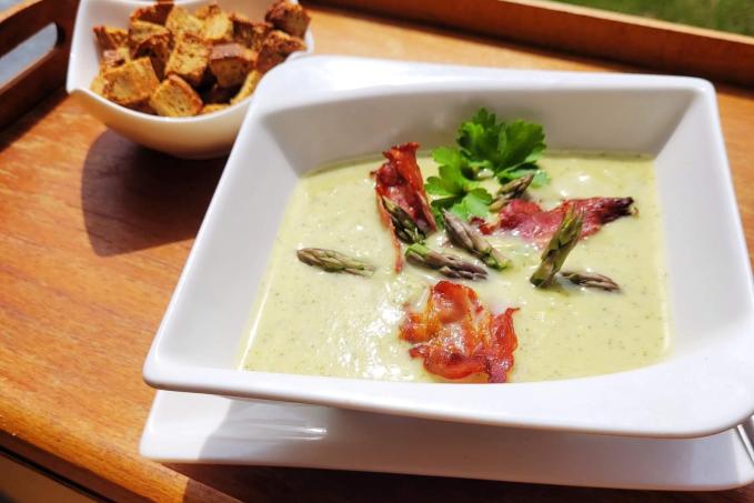 CHŘESTOVÁ POLÉVKA S KRUTONY