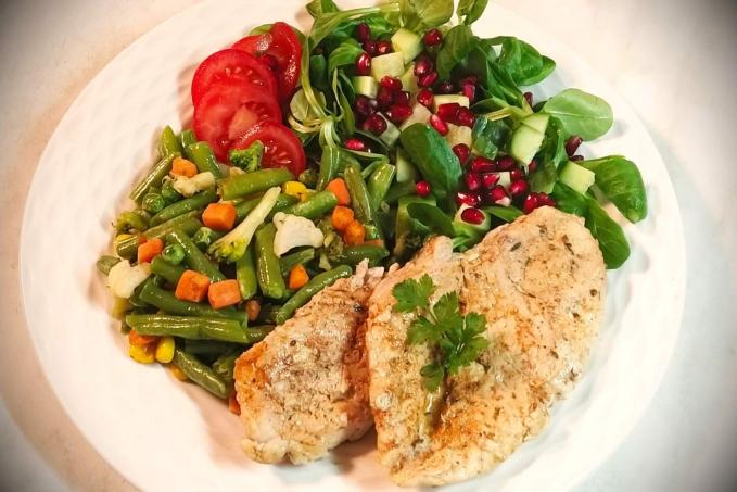 Restovaná kuřecí prsa se zeleninou - LC