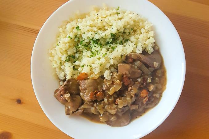 Kuřecí játra s květákovou rýží