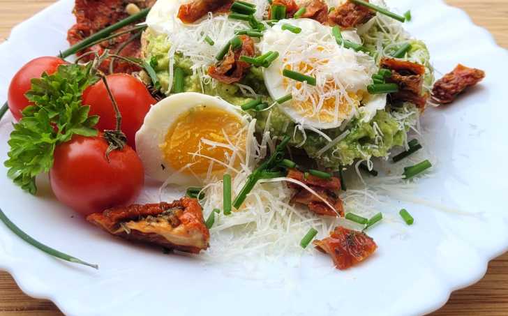 OBLOŽENÝ CHLÉB Z MIKROVLNKY