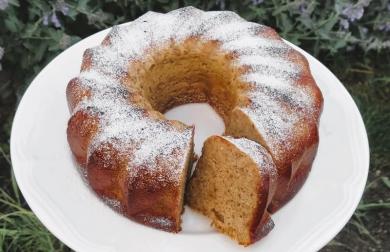 Banánová bábovka s ořechy