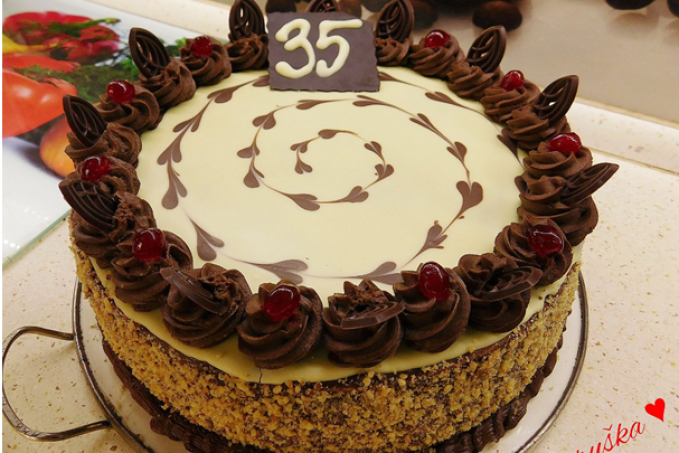 Dort s kávovým a pařížským krémem