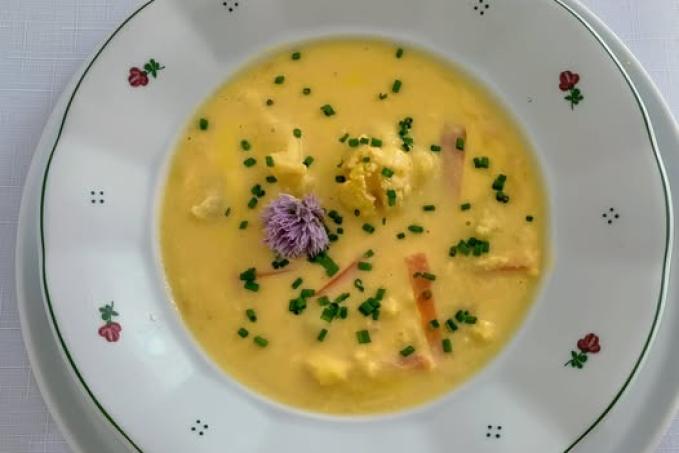 Krémová květáková polévka s mrkví