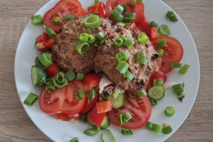 Karbanátky z mletého kuřecího masa s pohankou