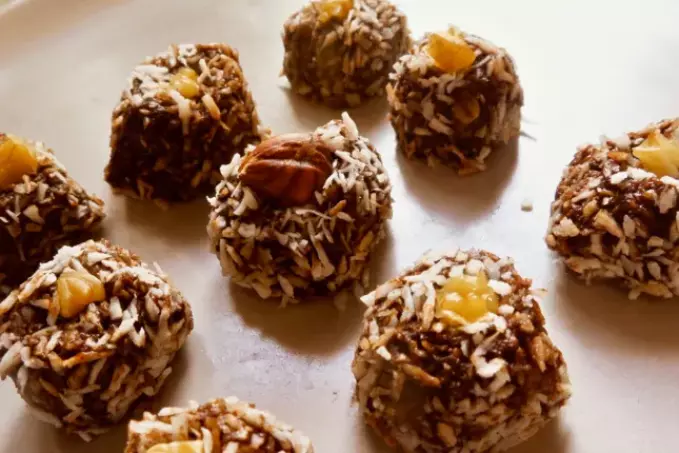 Čarodějnické kokosové kuličky