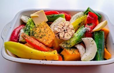 Drůbeží sekaná se slaninou a sýrem + pyré