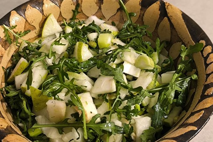 Rychlý fenyklový salát s hruškou