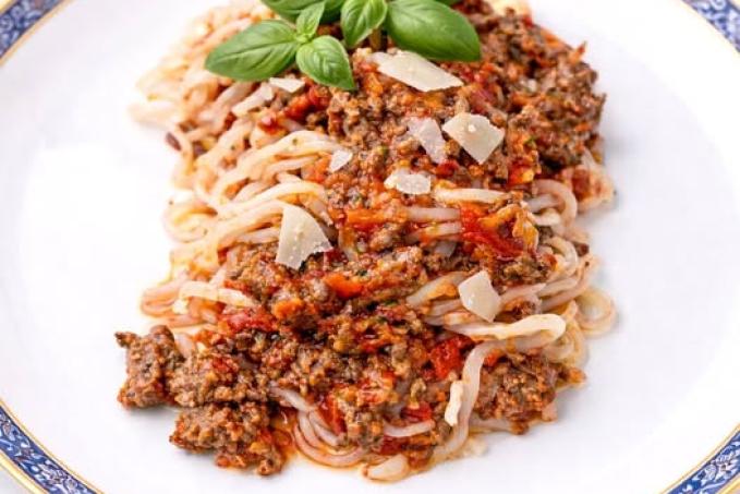 Ragú z mletého hovězího masa a konjakové těstoviny