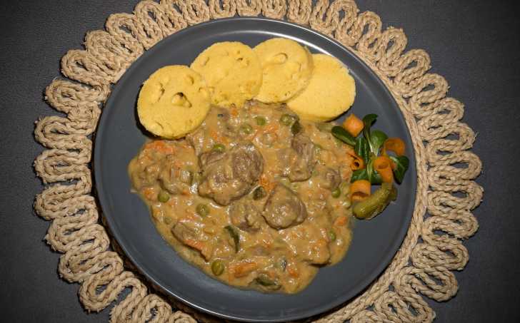 Bratislavská krkovička s low carb knedlíkem