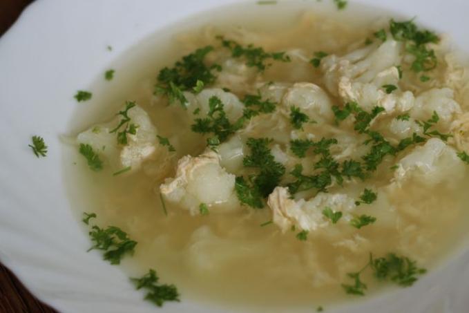 Květáková polévka