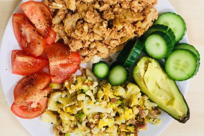 Květák s vejcem na dva způsoby