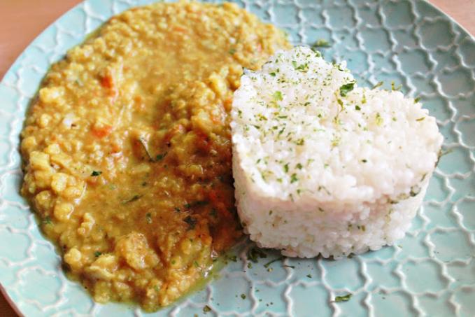 Karfiolovo - šošovicové vegan kari alá sviečková