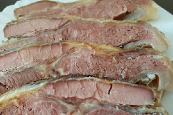 Pomalu pečená hovězí žebra