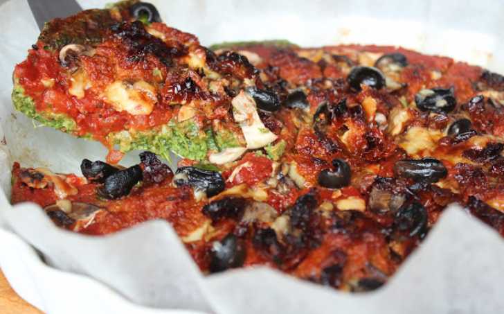 Špenátovo-rajčinová vegetarian pizza z ovsenej múky